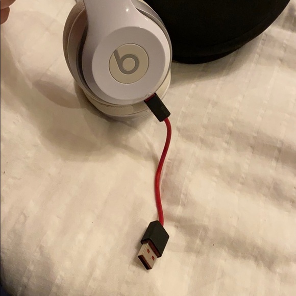 Beats by Dre Solo 2 - Picture 4 of 6